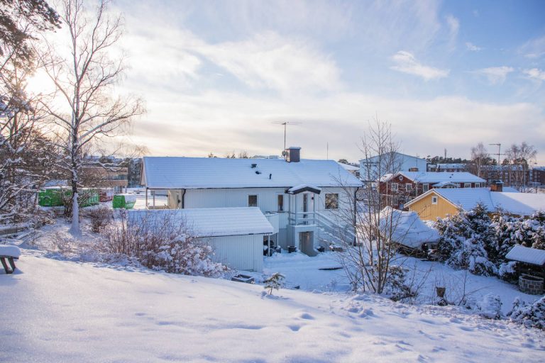 Fasadrenovering Trähus Panelbyte. Nacka Sickla