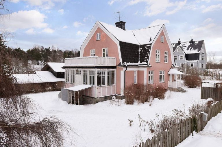 Takläggning tvåplanshus. Stocksund Danderyd